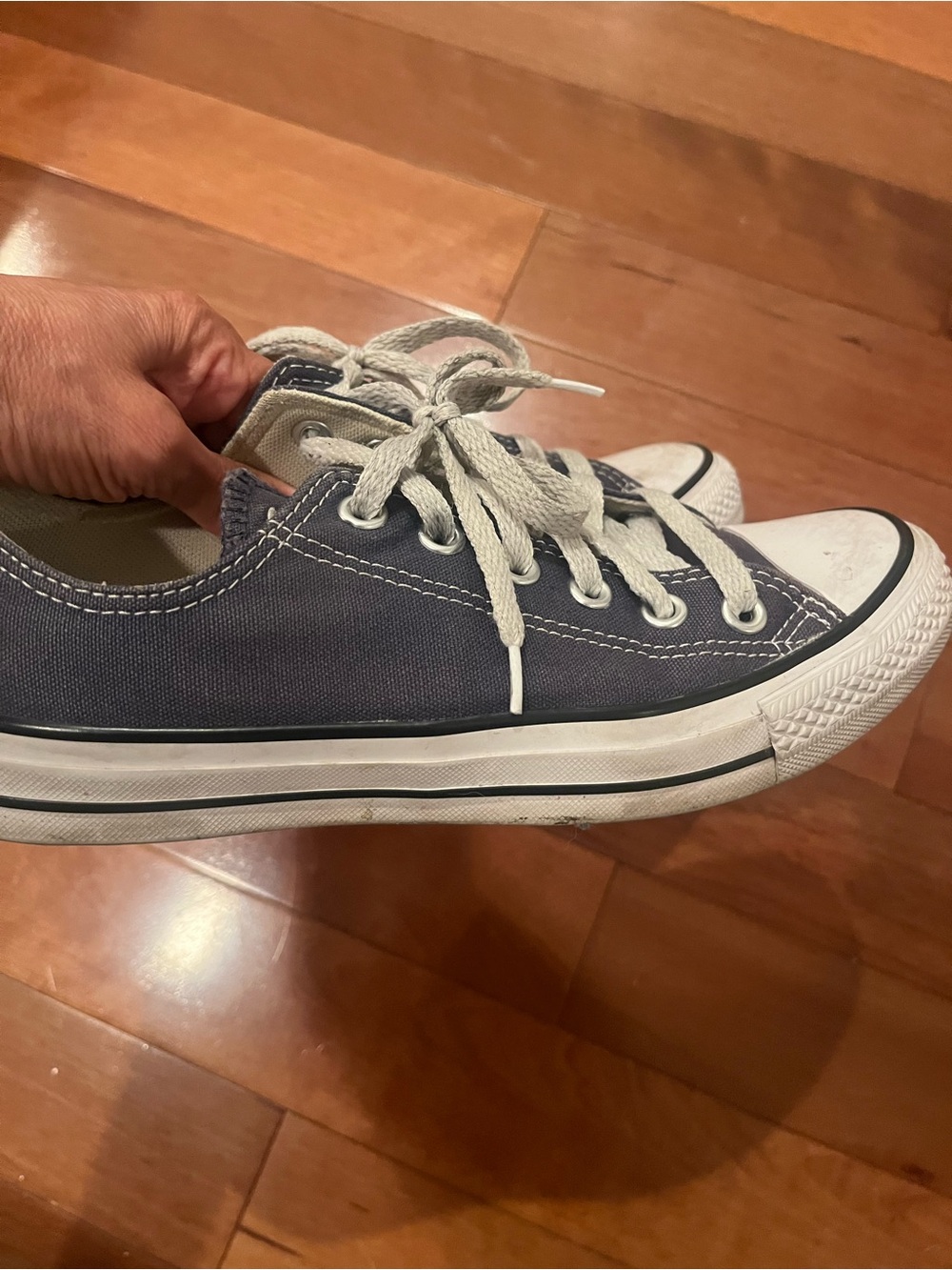 Converse Size 8 - Picture 5 of 9